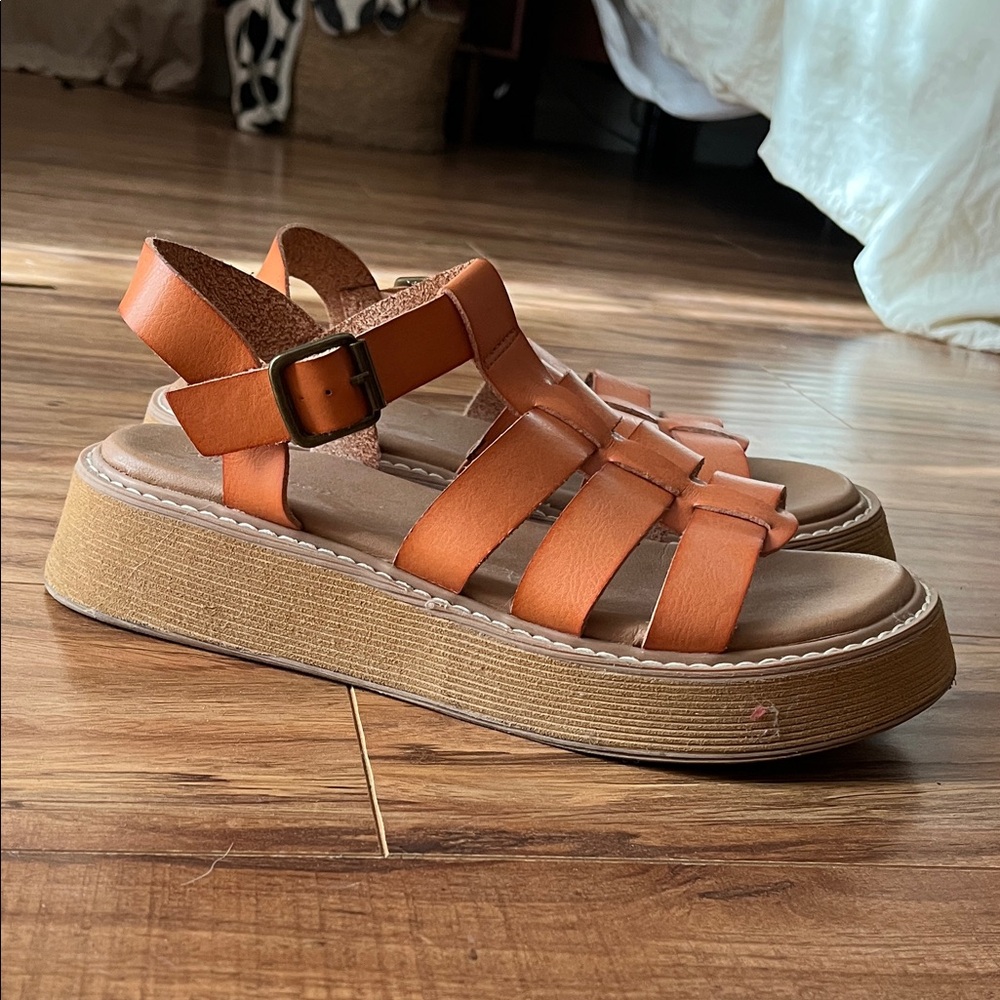 American Eagle Sandals - Casual Summer platform shoes